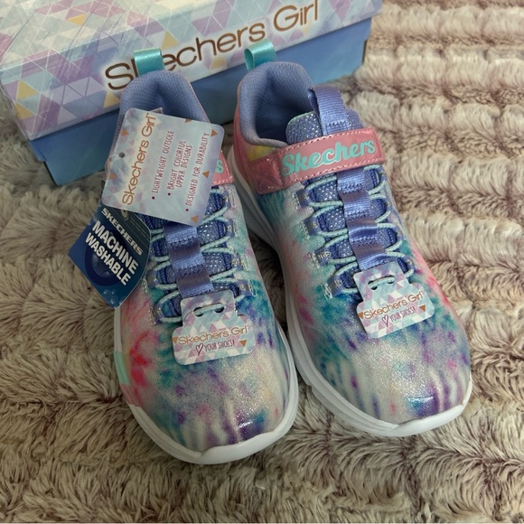 SKECHERS Girl  Tye Dye Sneakers size 2 - Picture 1 of 6